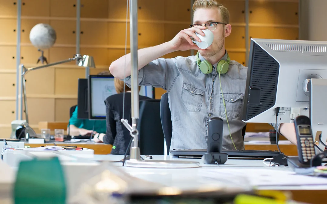 Strength And Durability: How Much Weight Can Your Home Office Desk Hold?