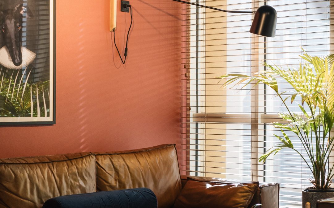 Creating The Perfect Home Office: Essential Desk Selection Criteria